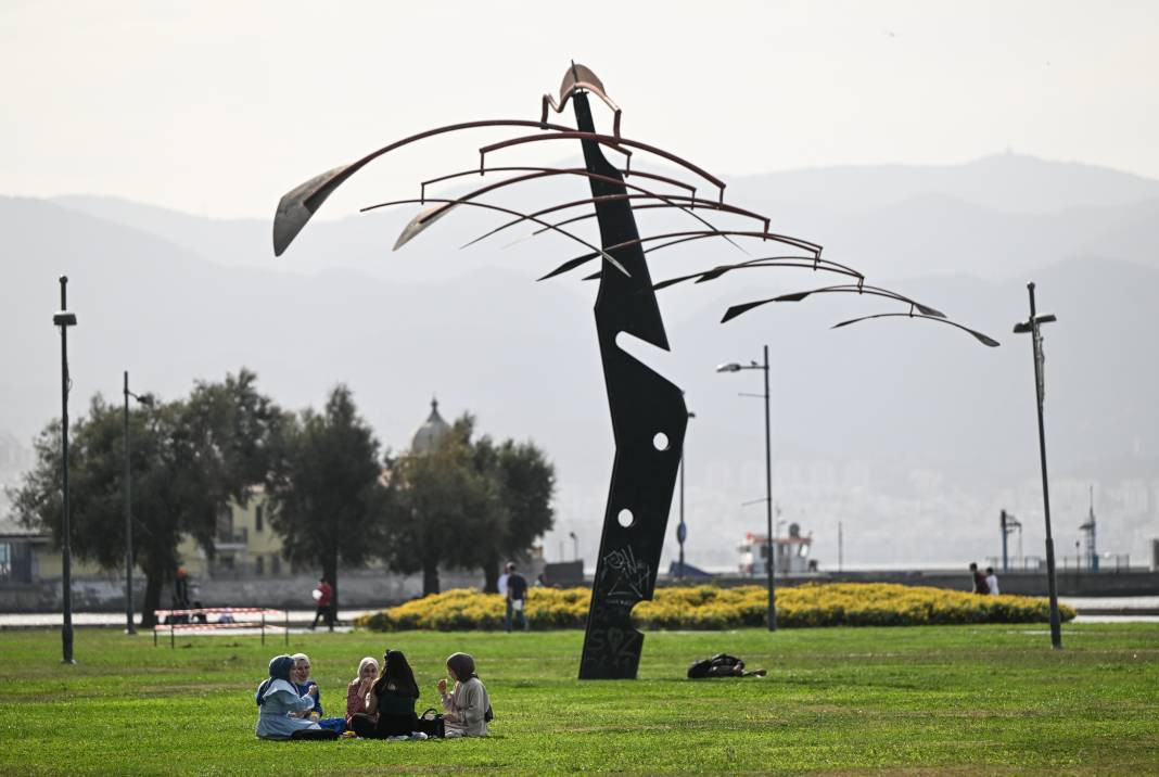 İzmir’de son 64 yılın en sıcak kasım ayı - Resim: 4